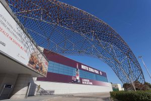 Aeroporto-esterno-Alghero-Totalguer